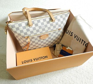 LOUIS VUITTON ルイヴィトン トートバッグ　アズール イエナ ダミエ ホワイト　付属品とお箱付き 　お揃いの長財布も出品中