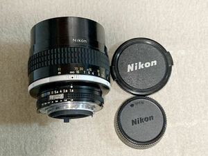 ニコン　Ai Nikkor 105mm F1.8