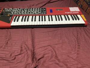 シンセサイザー　nord wave