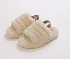 UGG◆アグ　 未使用キッズサンダル フラッフイヤースライド サンダル 　トドラーサンダル　ナチュラル　サイズ１９．５ｃｍ