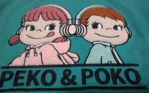 ☆レディース☆PEKO ☆可愛い！ペコちゃん&ポコちゃん一緒♪モコモコイラストにロゴ刺繍入りターコイズ色半袖Tシャツです(o^―^o)サイズM
