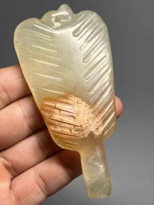 古美術 根付 天然新疆玉 置物 芭蕉の葉形 古玩 氷透 古玉 手彫り 美品