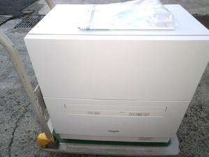 【引取り歓迎】中古　Panasonic パナソニック　食器洗い乾燥機　食洗器　NP-TA4　2023年製