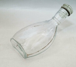 当時物 プレスガラス アンティーク ビンテージ ガラスビン ガラス瓶 一輪挿し 曲がりガラス瓶 哺乳瓶 Used