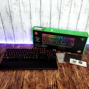 【動作確認済】RAZER HUNTSMAAN V2 ゲーミングキーボード RZ03-03930800-R3j1 赤軸 USB 有線 アルファベットのみ刻印 オプティカル 