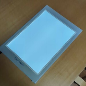 【中古】フジカラー　カラーイルミネータープロA4　ネガポジフィルム確認用ライトボックス