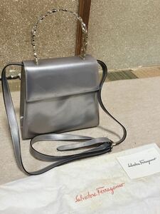 レア　Salvatore Ferragamo フェラガモ ガンチーニ レザー 2way ハンドバッグ ミニ ショルダーバッグ　シルバー 袋付き 