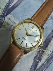 古い腕時計　CHATEAU CALENDER　リコーシャトーカレンダー　手巻き　稼動品　19　WATERPROOF4000　美品　37.6ｍｍ　　