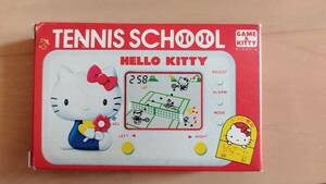 トミー　サンリオ　HELLO KITTY TENNIS SCHOOL ハローキティ　テニススクール　英語解説付き