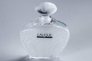 【西洋美術】 ラリック LALIQUE フロスガラス パフュームボトル 箱付 E378 古美術 骨董 古玩 ルネ・ラリック 香水瓶 フランス