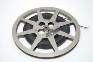 ※ Hokusin 16mm 16ミリ 1600ft 直径36cm 白黒映画 ポルノ? 金属製リール 上映用フィルム付 (Sa3966