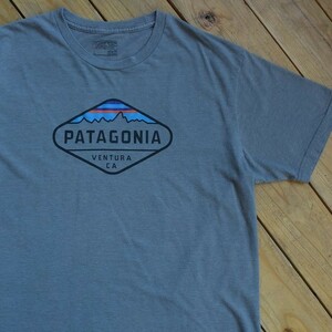 USA古着 パタゴニア Patagonia 半袖Tシャツ メンズ Lサイズ カジュアル アウトドア キャンプ 登山 ブランドロゴ グレー アメリカ仕入 T1397