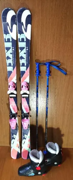 スキー(128cm、約130cm)ポール(90cm)ブーツ(22cm)セット