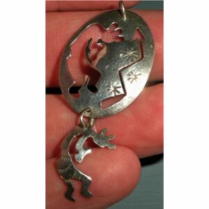 超希少!!VTG NAVAJO 1930’s SILVER KOKOPELLI & ARROW CHARM PENDANT MADE IN USAナバホビンテージココペリ&アローシルバーペンダント