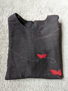 着物リメイク ブラウス　古布 正絹　小紋　黒地　チュニック　羽織→ブラウス