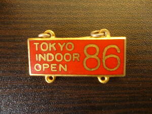 希少／アーチェリー　東京インドアオープン　バッジ　1個／1986年　スポーツグッズ　洋弓　