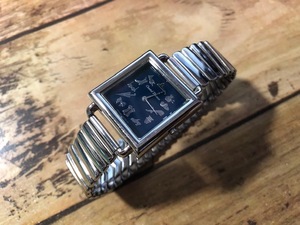 AK328 良好程度 レア Chantal Thomas シャンタルトーマス デザイン文字盤 紺 ネイビー スクエア フリーバンド クオーツ レディース 腕時計