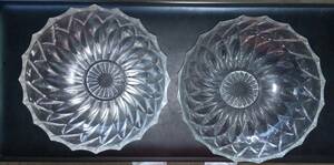 昭和レトロ 　ガラス製　ボウル（鉢） ２個セット　サラダボウル/そうめん鉢等用途色々 　