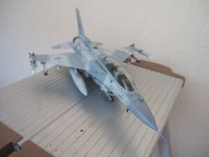 1/48　F-16F（ブロック60）ファイティングファルコンの完成品