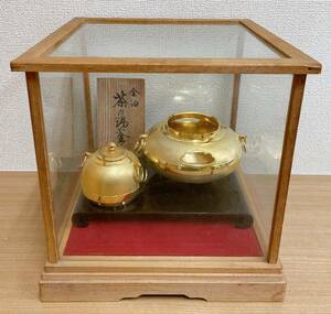 ☆【24KGP 金箔 茶の湯釜 総重量 1.2㎏】インテリア /コレクション /金属工芸品 /金メッキ /★ガラスケース付き /A62-129