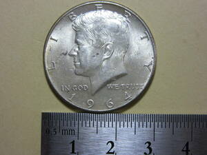１４、アメリカ　HALF　DOLLAR銀貨　１９６４年　１２，３７ｇ