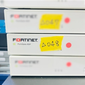 △048【通電OK】FORTINET FortiGate 60F FG-60F ファイアウォール セキュアSD-WAN FortiOS FortiConverter FortiGuard SOCプロセッサ NGFW