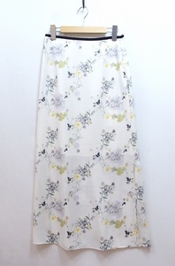【Mame Kurogouchi マメクロゴウチ】 花柄プリント ロングスカート ・1 ホワイト