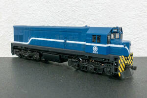Touch Rail Trains(鉄支路模型) 台湾R100型ディーゼル機関車 青塗装 動力なし品
