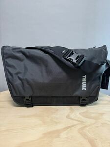 極上美品　送料無料 THULE Covert DSLR Messenger TCDM-101 カメラバッグ ショルダーバッグ メッセンジャーバッグ