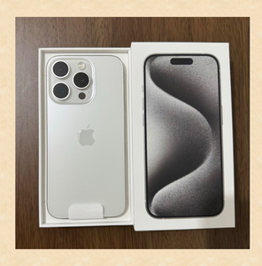 新品 iPhone 15pro 256GB ホワイト チタニウム SIMフリー