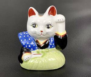 陶器　福助猫　まねきねこ　約11㎝　中古　現状品　返品不可　縁起物　招福猫　招き猫