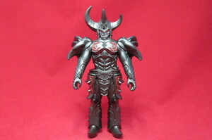 アーマードダークネス ウルトラマンメビウス 怪獣 2008 ソフビ USED 同梱可