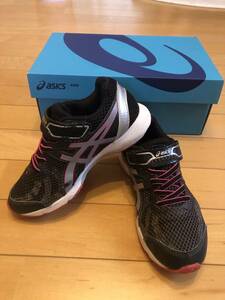 (送料無料) ASICS Lazerbeam RE-MG 20cm 黒xパープル　アシックススニーカー