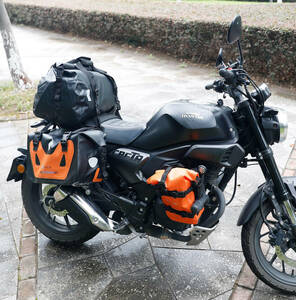 バイクシートバッグ ツーリング 完全防水 反射テープ付き ツーリングシートバッグ アウトドアバイクシートバッグ 　ブラック　50L