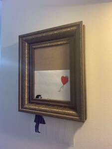 バンクシー　細断された少女と風船 愛はごみ箱の中に　Love Is in the Bin Banksy アートポスター　現代アート