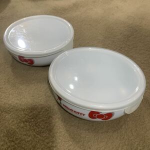 【当時物・希少】2004 ハローキティ　容器　2個　セット　サンリオ　保存　皿　陶器　コレクション　グッズ