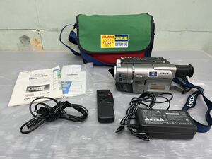 ジャンク品　SONY ビデオカメラレコーダーHi8 CCD-TRV80 充電器 リモコン 取扱説明書 バッグ付き 