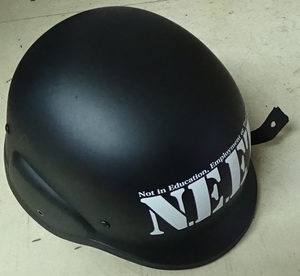 N.E.E.T ヘルメット 自宅警備員 中古品 ネジ欠品