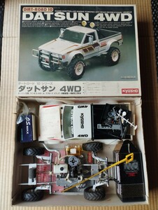 京商　　ダットサン 4WD　　　エンジン　　　　　　　　　　　　　昭和ラジコン