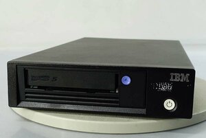 通電確認のみ IBM Lenovo Ultrium-5 LTO5 External SAS 3628-L5X 49Y9907 テープ 装置 SAS ドライブ サーバー パソコン 周辺 S041714