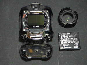 動作確認済！美品!!RICOH 防水アクションカメラ WG-M1 ブラック バッテリー・レンズカバー付属 マイクロUSBで充電できます。