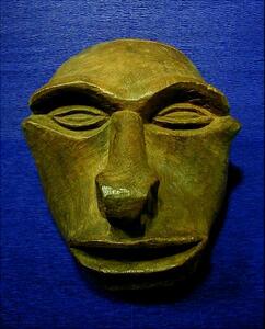 インドネシア・超特価パプア州アスマットの頭蓋骨（ドクロ）芸術