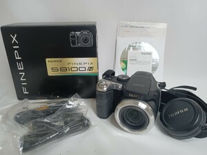 FUJIFILM 富士フイルム FinePix S8100fd コンパクトデジタルカメラ 電池式 　中4
