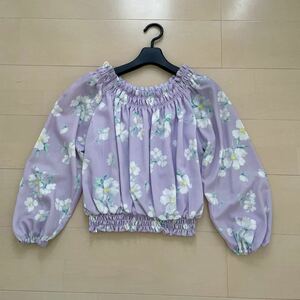 新品　CECIL Mc BEE 花柄シャーリング　ブラウス