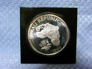 アフリカ1999年シルバー999★ソマリア銀貨１０ドル純銀１オンス３１ｇ１oz★アフリカンモンキー紙ホルダー入
