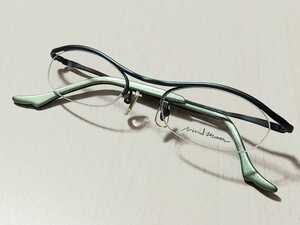 新品　ビビッドムーン 日本製　ブランド　眼鏡　メガネ　綺麗　上品　高級感　緑