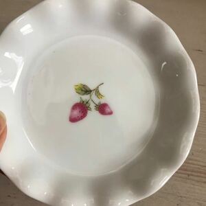 MELROSES TEA プレート皿 メルローズティー　小皿　いちご柄　ストロベリー