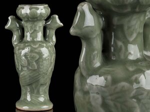 【流】中国美術 青磁陽刻花瓶 高15cm TS393