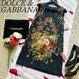 【美品】DOLCE&GABBANA 総柄ワンピース ブラック ノースリーブ 38 ドルチェアンドガッバーナ M 黒 Aライン 花柄 鍵 キー