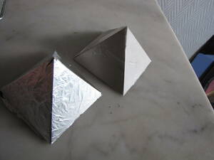 実験ピラミッド　2枚　ｗ７ー２
